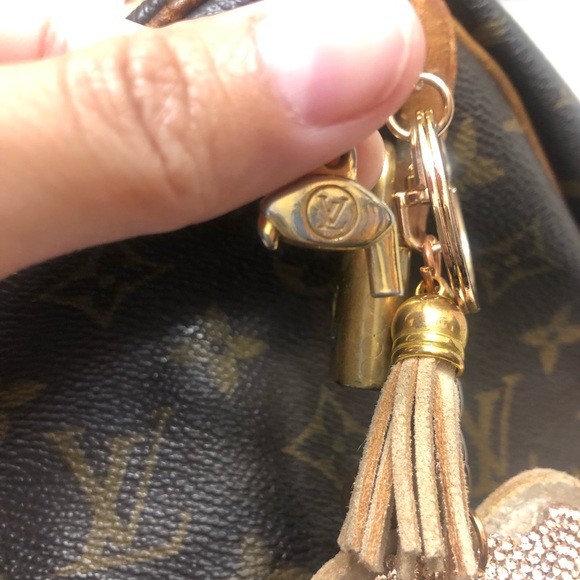 Louis Vuitton - Picture 3 of 8